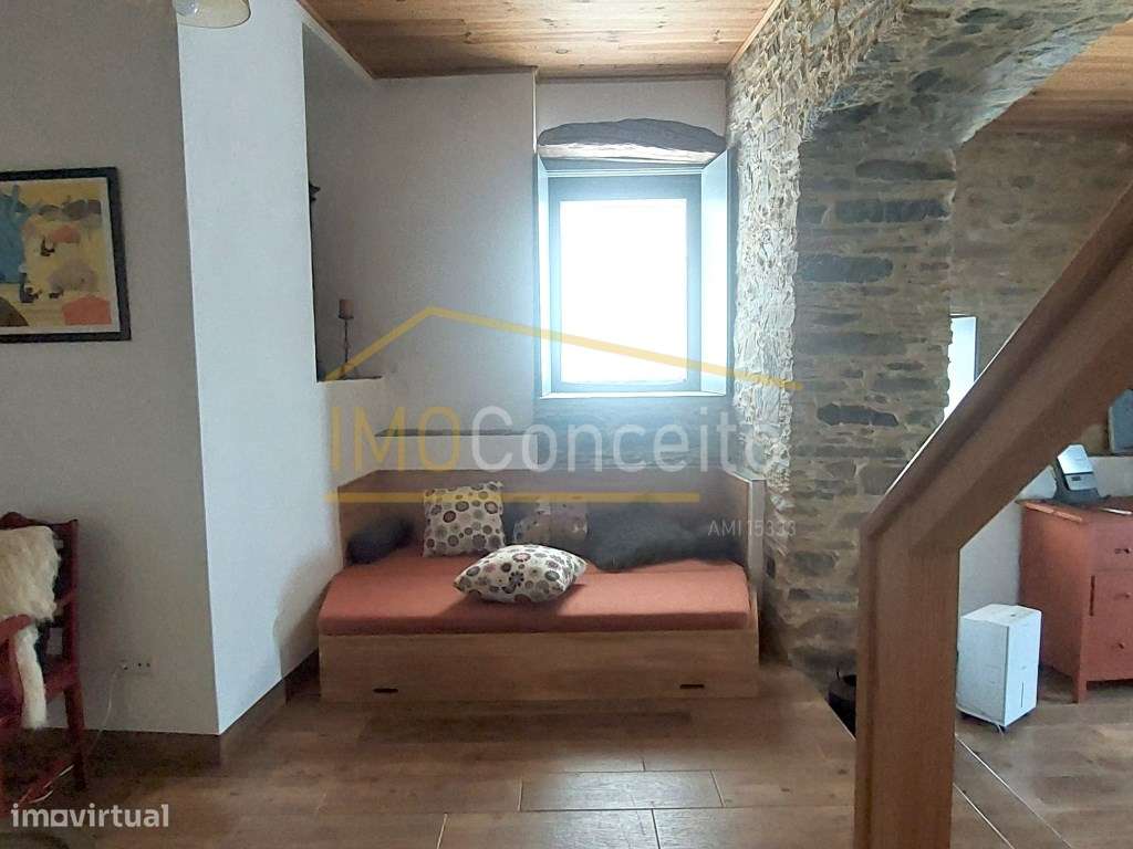 Alojamento local|| Moradia T3|| 2 pisos|| Castanheira de pera||-23