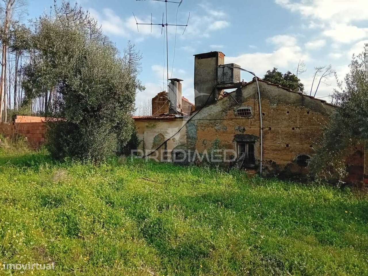 Moradia T3  para recuperar - Grande imagem: 2/6