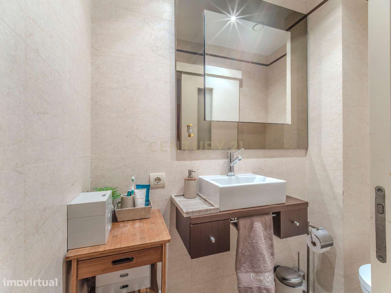 Luminoso T3+1 com Escritório e Varandas – Canidelo, Gaia-27