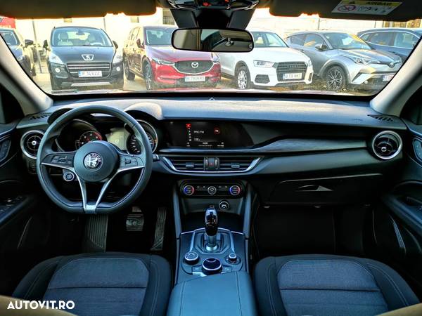 Alfa Romeo Stelvio - 13