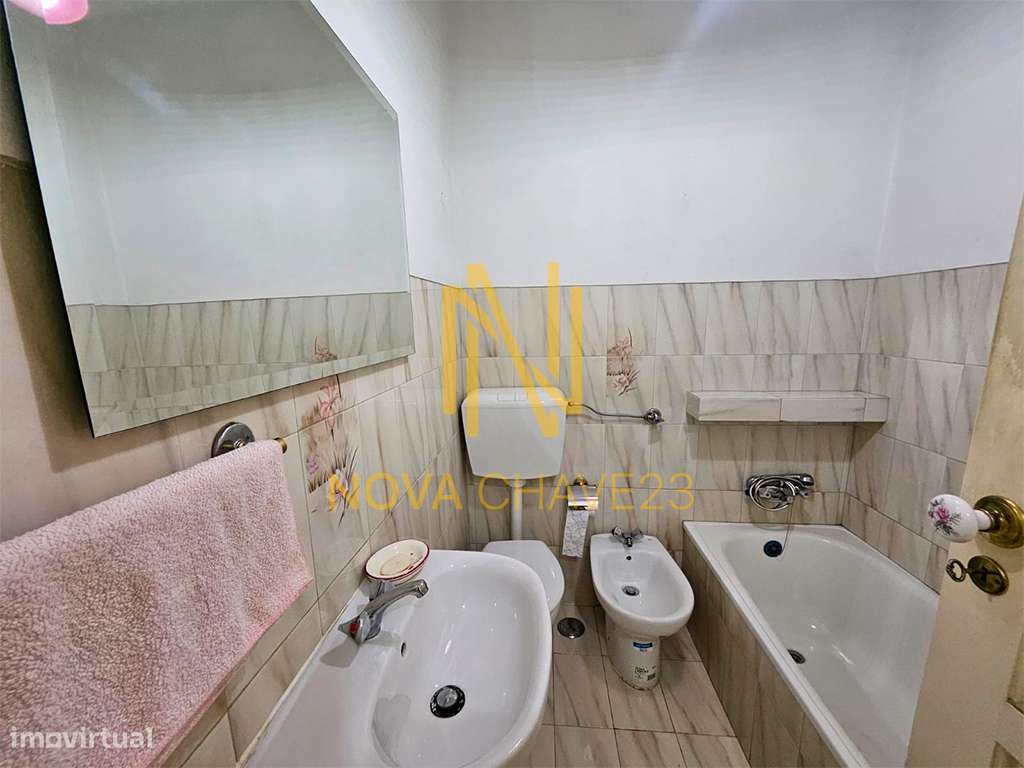 Apartamento T2 Soalheiro em São Domingos de Benfica-7