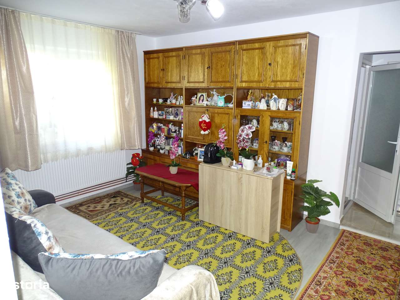 De vanzare apartament 2 camere in Florilor complet renovat-2