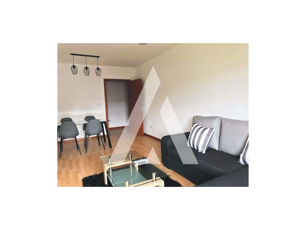 Apartamento T2 localizado perto do Centro comercial Glicínias!-23