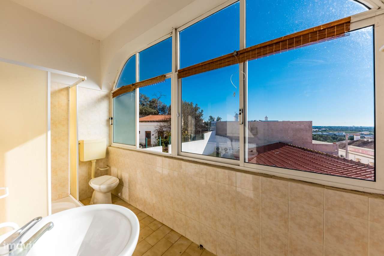 Moradia T5 com mais de 200m2 em Boliqueime-7