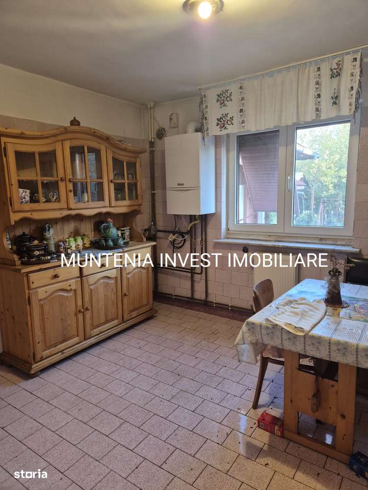 De vânzare casă parter + etaj, teren 2226 mp. Bascov - Imagine principală: 4/13