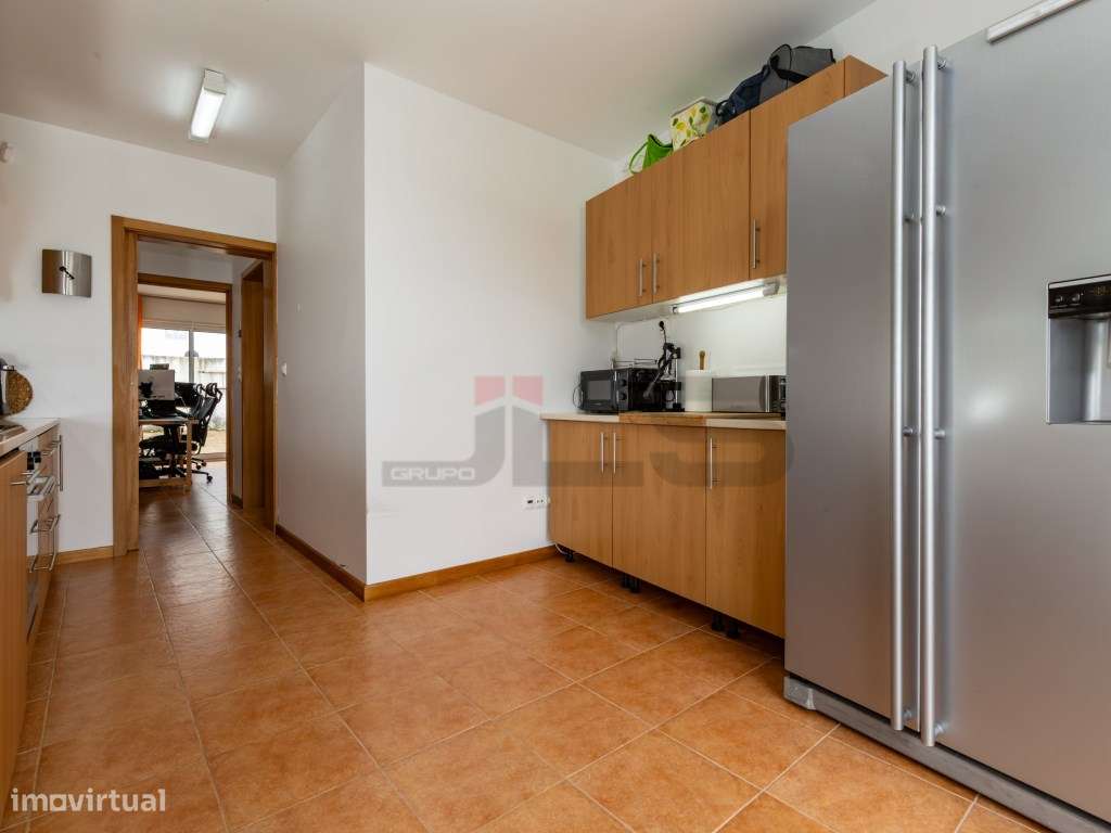 Moradia Térrea em Fenais da Luz: Conforto e Proximidade ao Mar-15