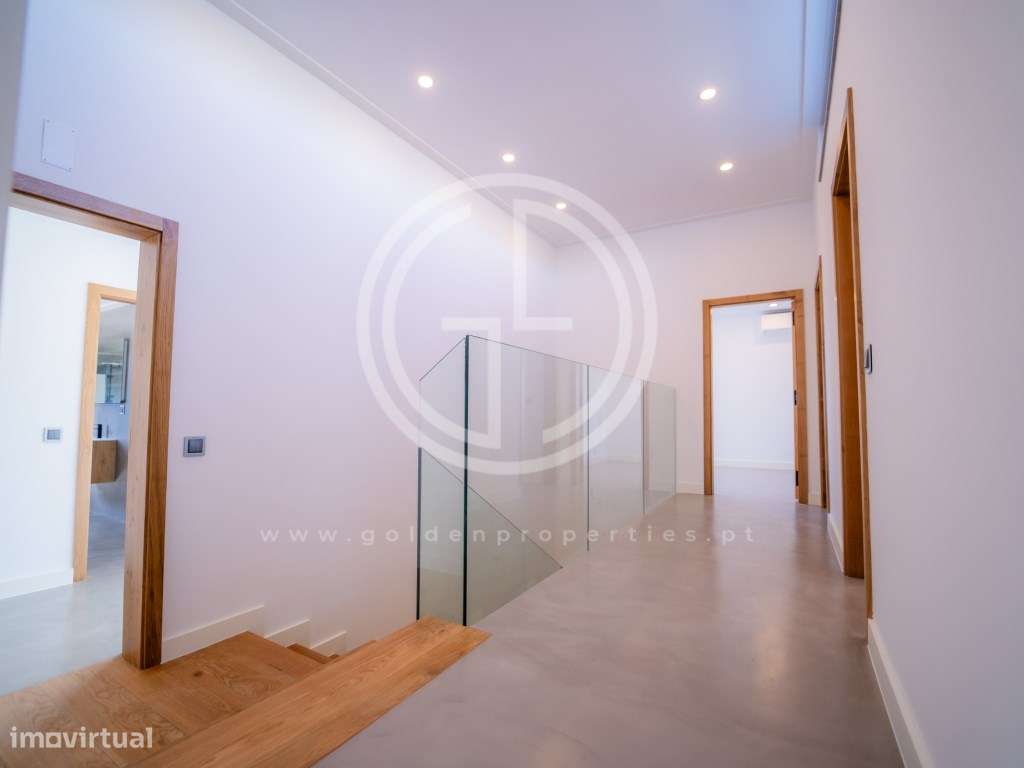 Invista na sua casa de sonho! Moradia T5 em Quarteira, perto da Pra...-40