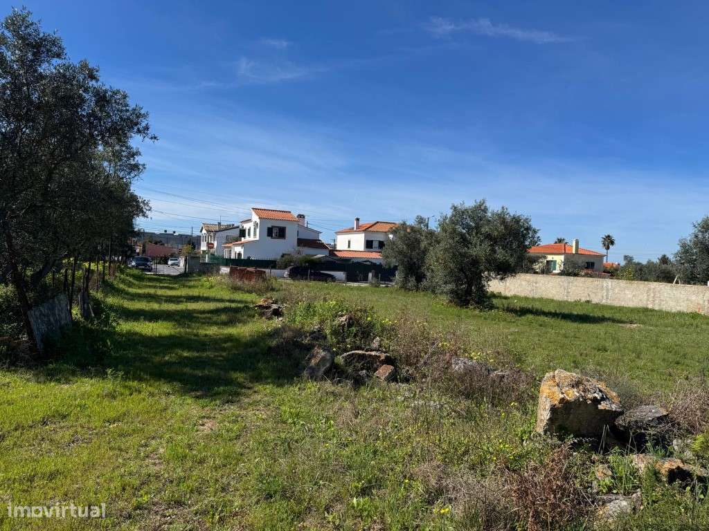 Moradia terrea T4 com 330m2 de área e lote de 3.265m2 em Azeitão-24