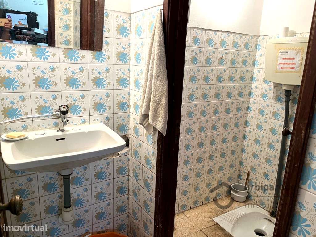 Loja em Oeiras com 400m2, com dois pisos, disponível.-15
