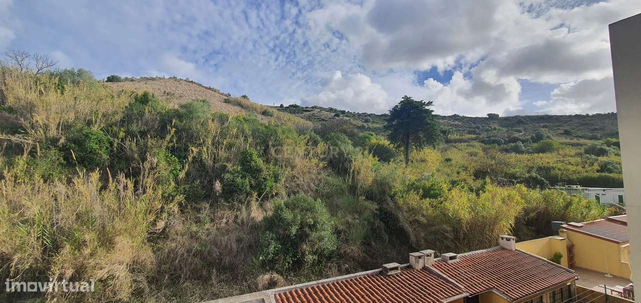 Apartamento T2+1 com parqueamento e Vista desafogada em Odivelas, Lisb-10