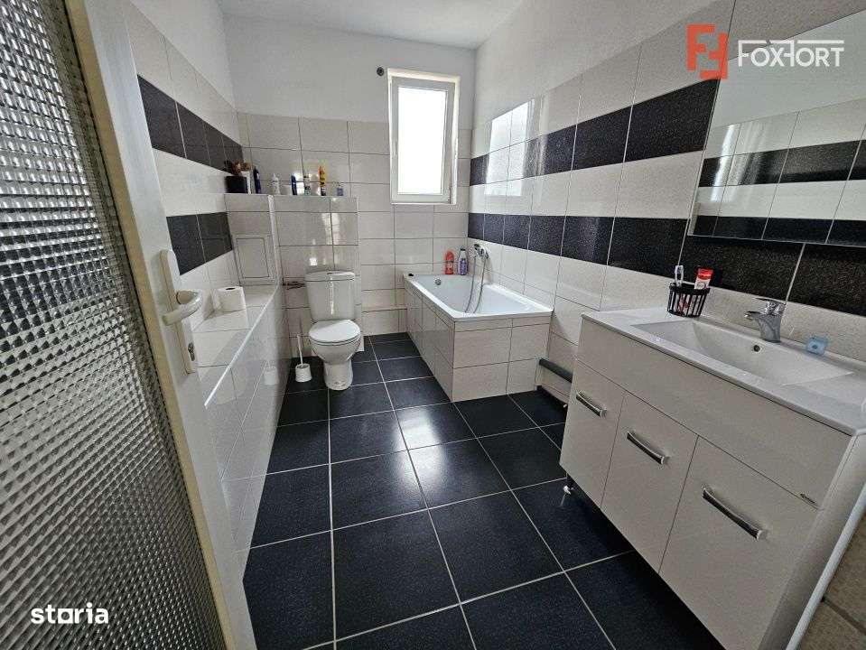 Casa individuala cu 7 camere, spatioasa in Sofronea-17