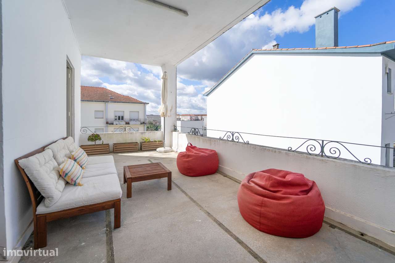 Apartamento T5 para venda na Rua Trindade Coelho Coimbra-8