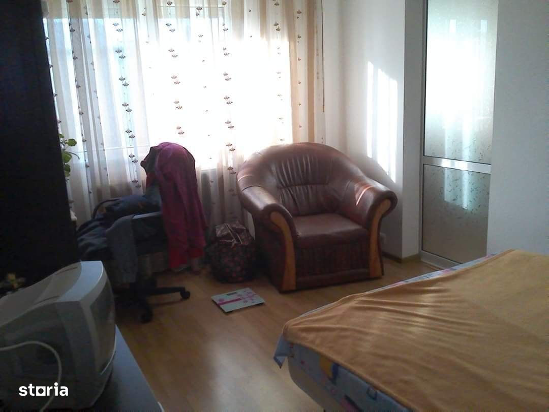 De vanzare apartament 2 camere , 30000 e