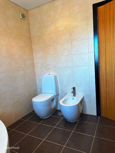 Apart amento T.4 - Eq., cond. c. piscina e p. infantil, Marinha Grand-20