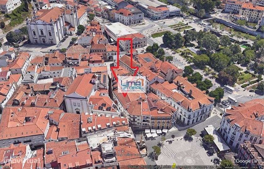 Prédio devoluto para habitação e comércio - Zona Histórica de Leiria-4