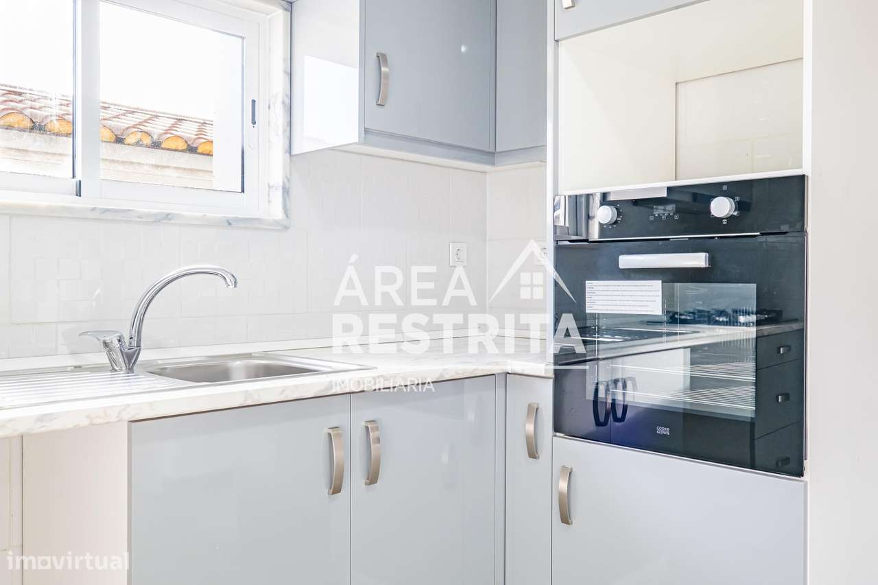 Moradia pré-fabricada nova T2 A VENDA no Parque Verde em Fernão Ferro. - Grande imagem: 2/28