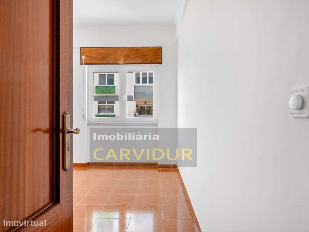 Moita T3 Boas áreas e excelente localização-14