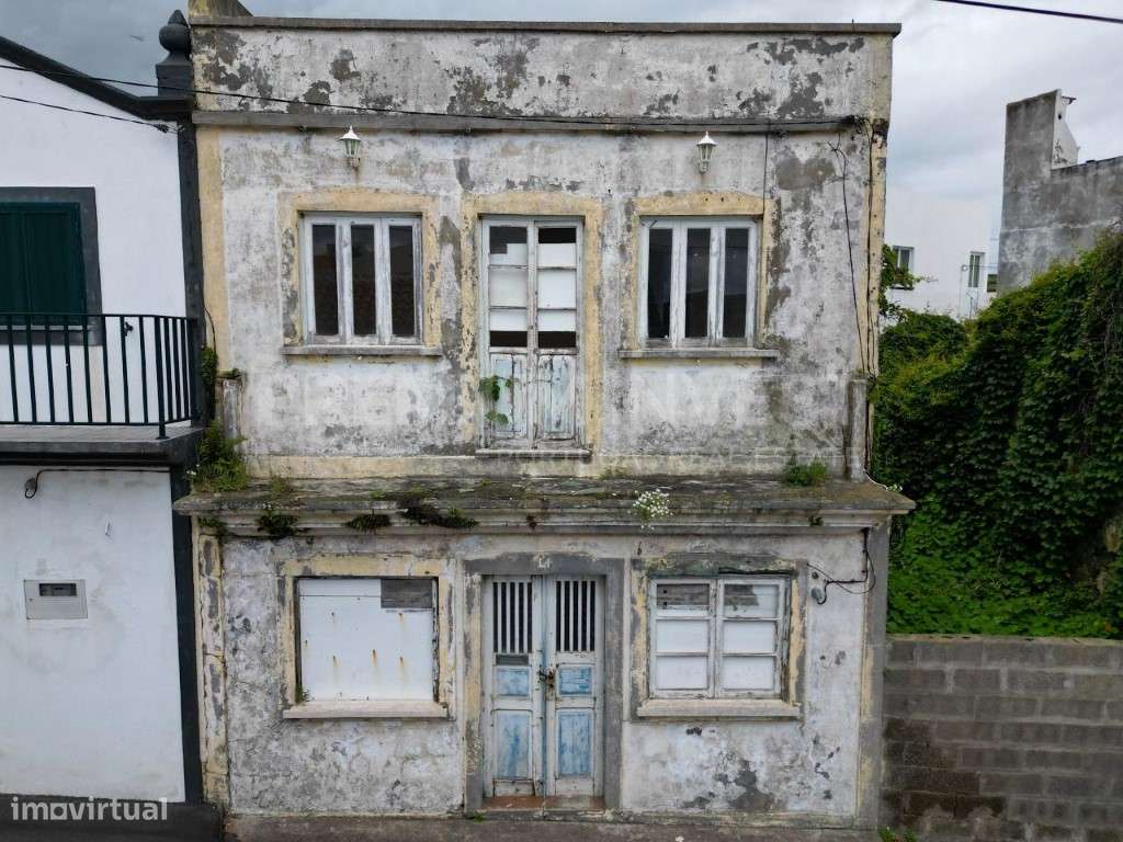 Duas moradias e um terreno para recuperar em Serretinha / Angra - Grande imagem: 3/15