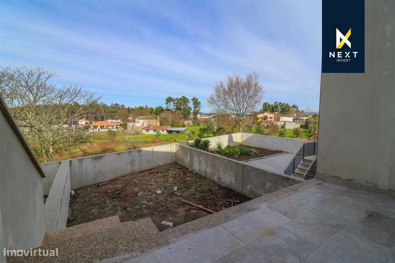 Moradia em T3+1 Nova – Viseu-21