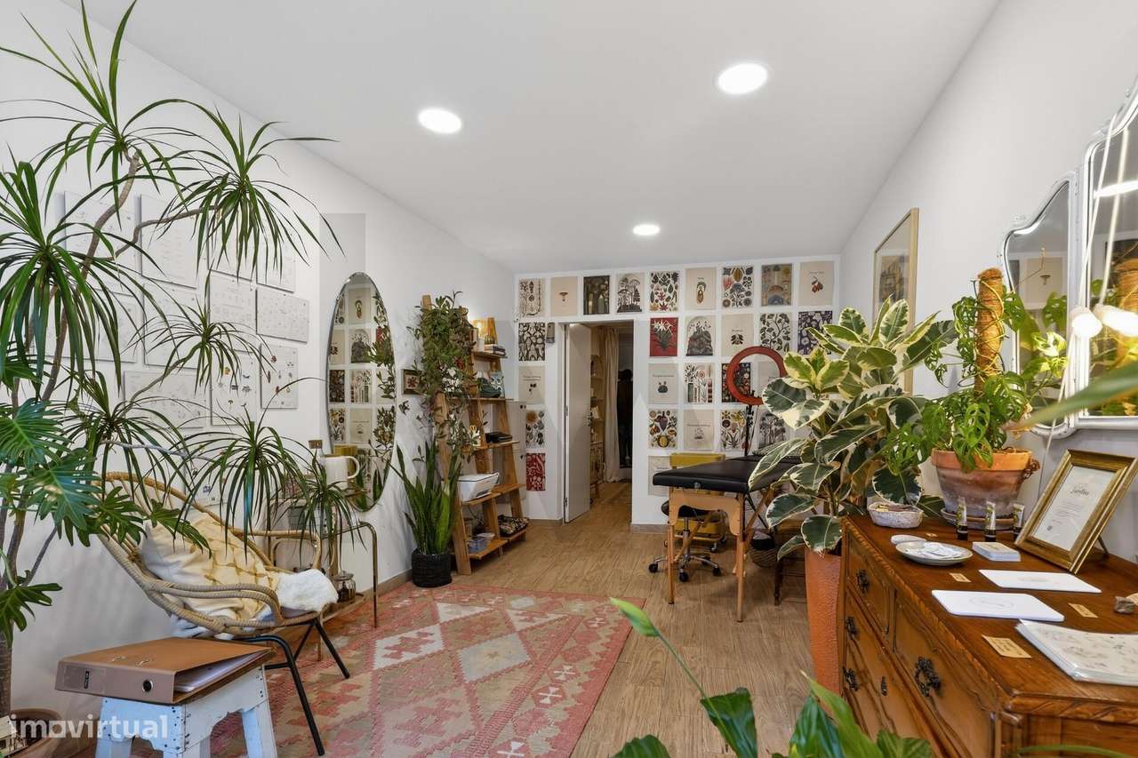 LOJA PARA ARRENDAR EM CAMPO DE OURIQUE - RUA SARAIVA DE CARVALHO - Grande imagem: 4/18