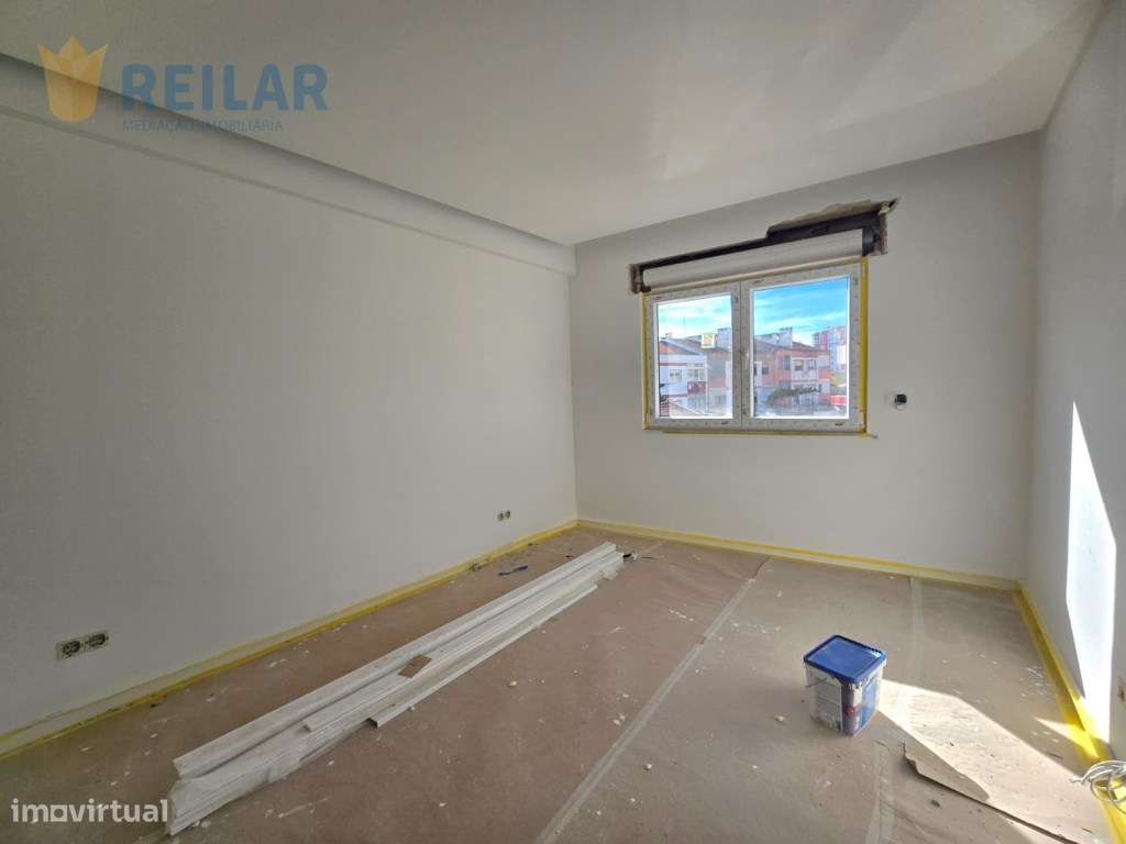 Santa Iria da Azóia - T3 Remodelado-13