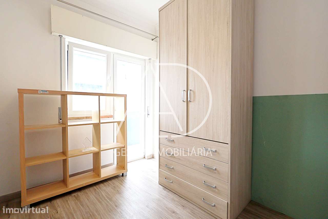 Apartamento T3 nas Paivas | Luz, conforto e localização privilegiada-16
