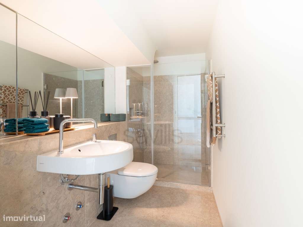 Apartamento T0 mobilado e decorado na Avenida dos Aliados-11