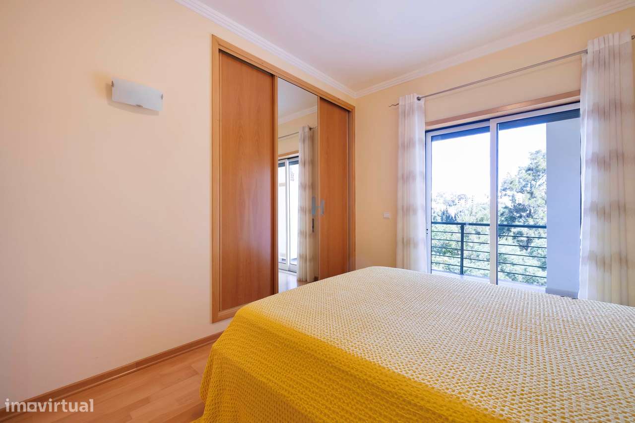 Vende-se Penthouse T3 na Praia da Rocha – localização privilegiada-12