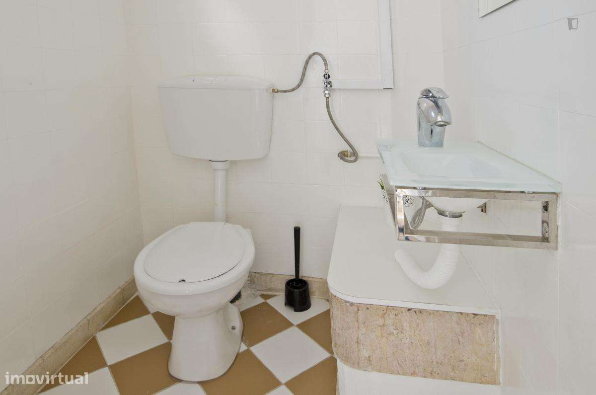 Quarto - localizado em Alameda Lisbon - Grande imagem: 2/15