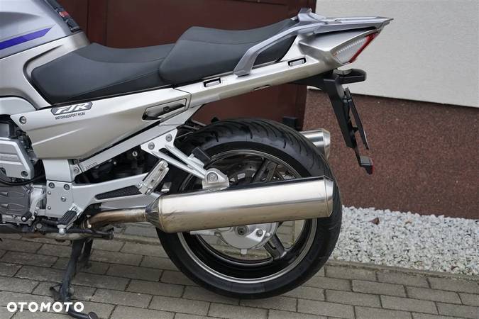 Yamaha FJR - 21