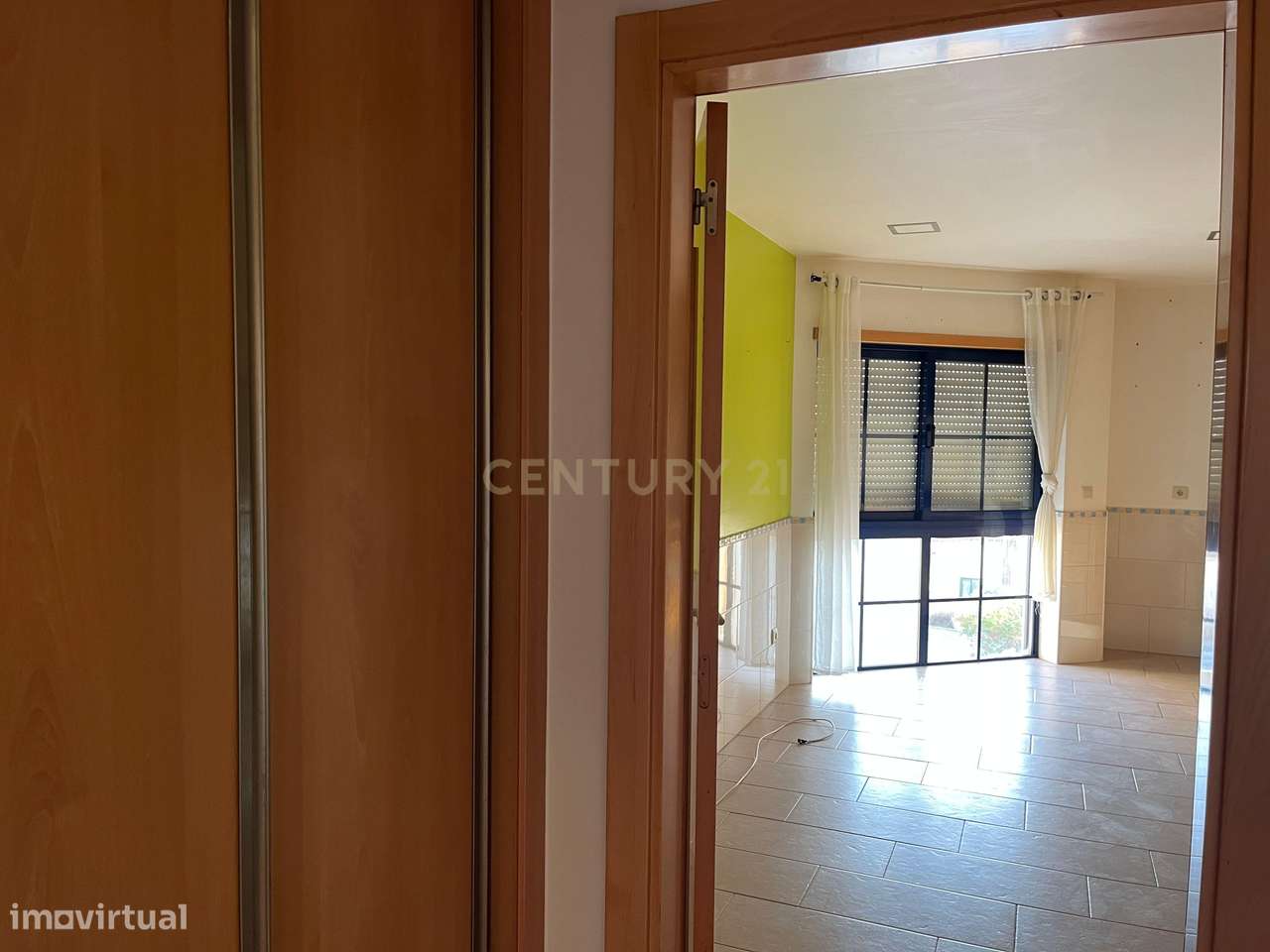 Apartamento T3 em Marinha Grande com Vista e Estacionamento - Grande imagem: 5/31