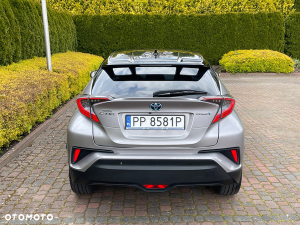 Toyota C-HR Hybrid Style Selection - 6