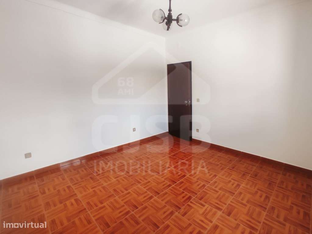 Moradia à Venda em Coruche - Valor Negociável-8