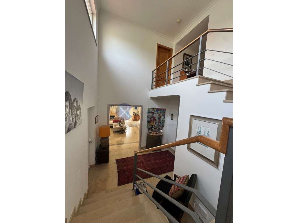 single-family residential building, with a T6 layout, comprising gr...-14