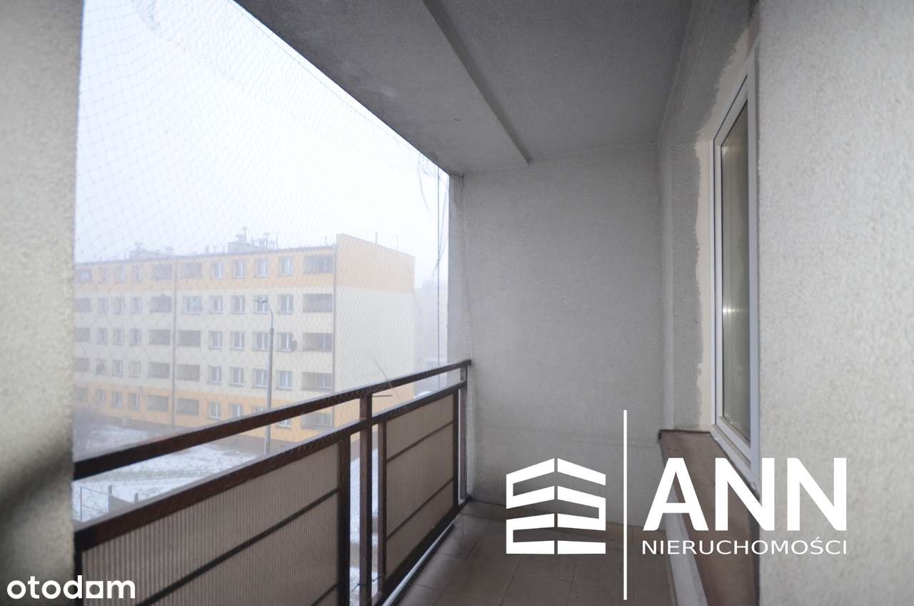 Trzypokojowe mieszkanie z balkonem w Bytomiu-5