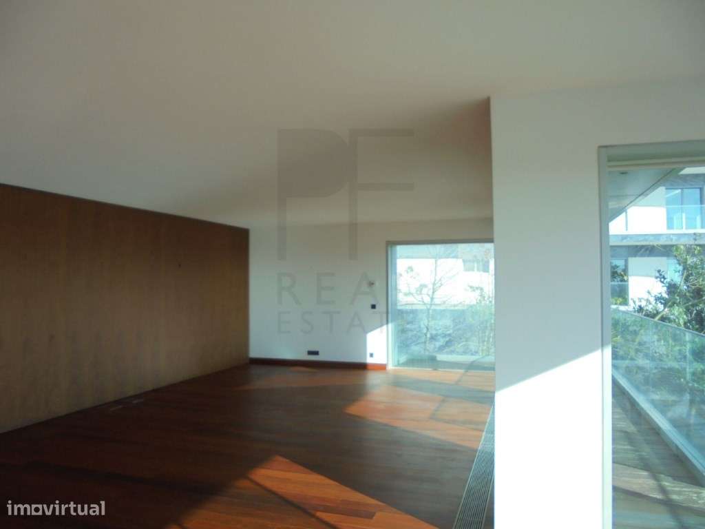 T4 com Vista de Rio - Grande imagem: 4/30