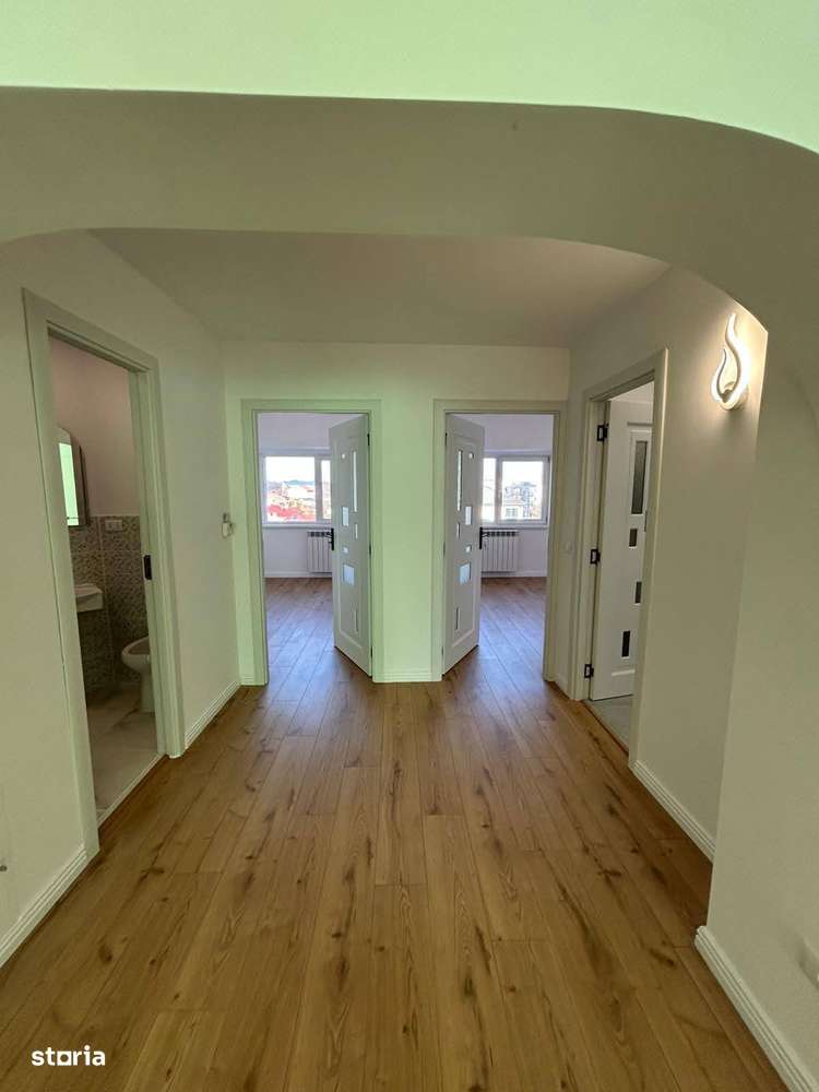 De vanzare 4 camere,2 bai,2 balcoane situat in zona Primariei-0