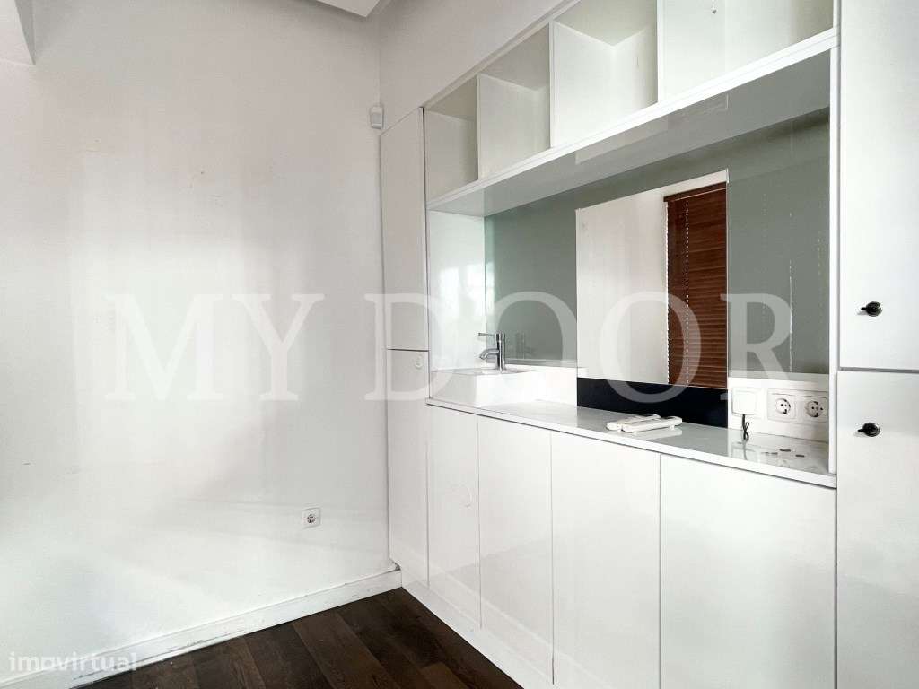 LOJA p/ Arrendar em Moscavide - Central - 3 gabinetes - 2 montras - Grande imagem: 5/16