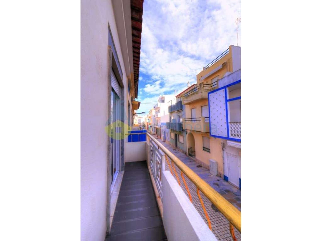 Moradia T5 em Armação de Pêra com vista mar apenas 50 metros da Pra... - Grande imagem: 5/18