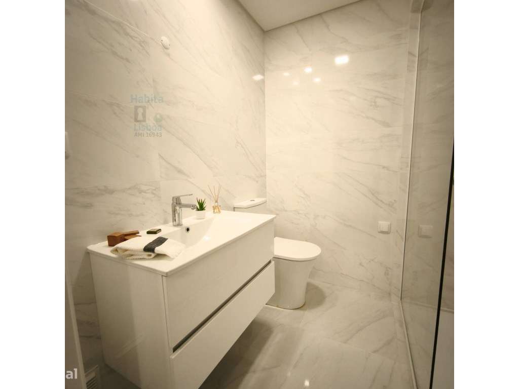 T3 Renovado e Mobilado Vista Monsanto | Varanda de 12m2-32