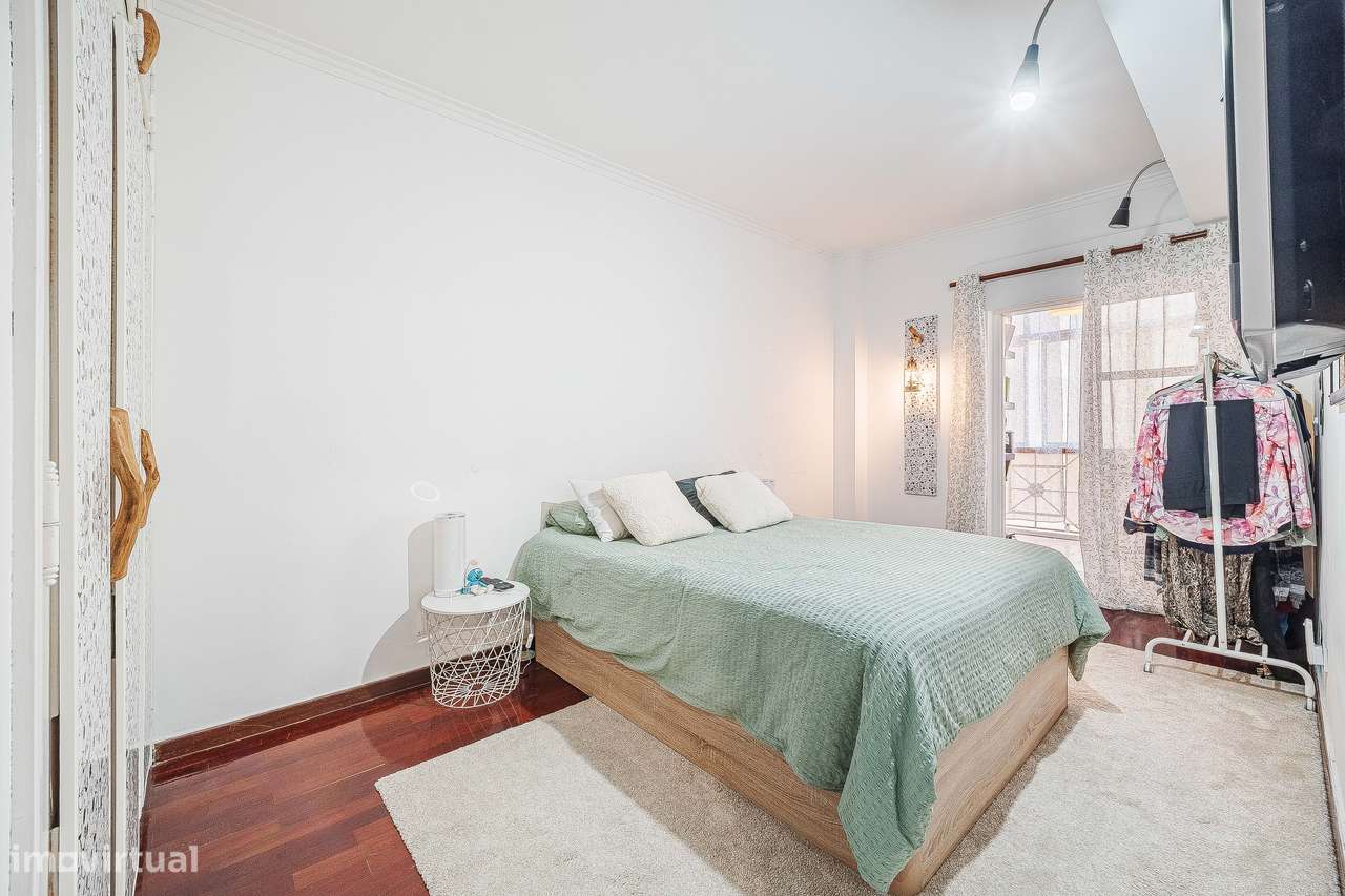 Apartamento T2 Remodelado | Tapada das Mercês-24