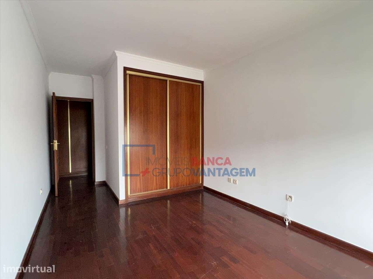 Apartamento T2 C/ Lugar Garagem e Arrumos - Grande imagem: 4/18