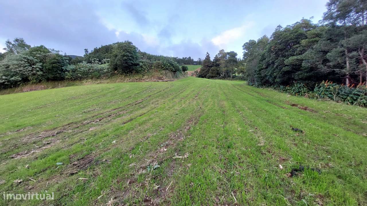 Terreno Rústico com 14.680 m2 - Grande imagem: 2/5