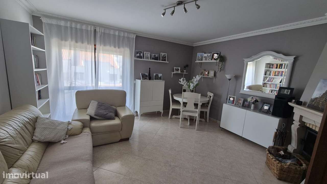 T3 com varanda e cozinha separada em Montijo-1