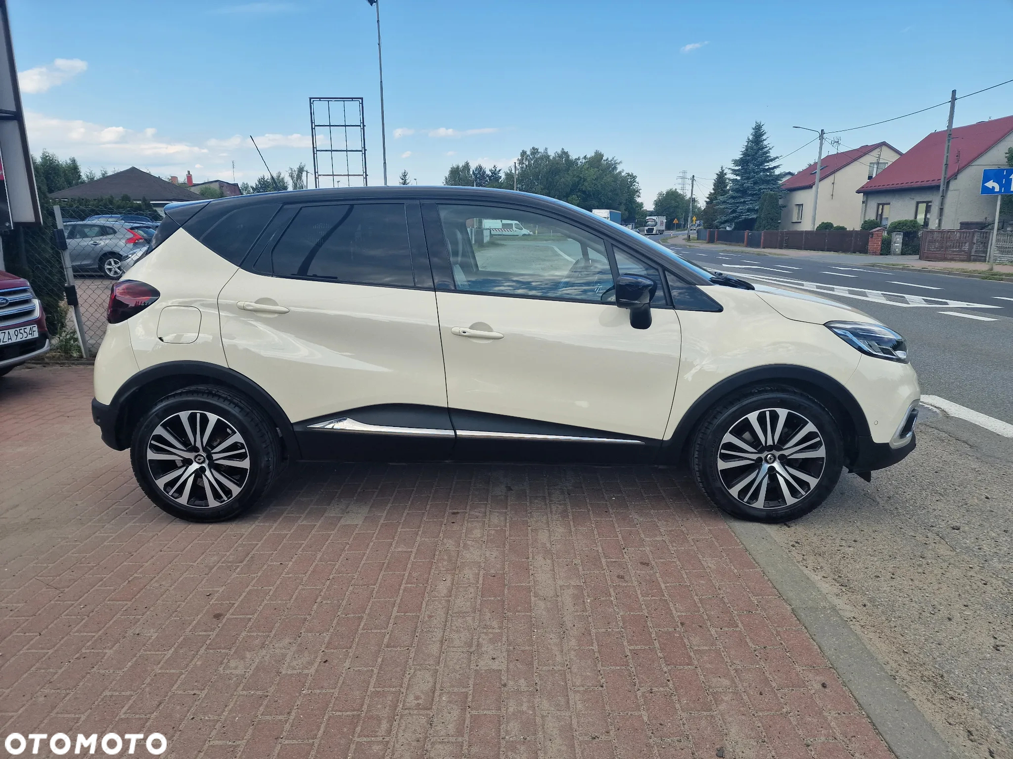 Renault Captur 1.2 Energy TCe Initiale Paris EDC - 8