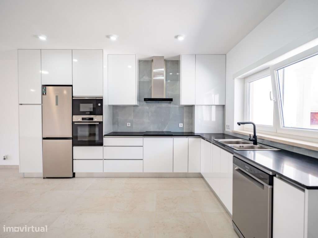 Excelente Moradia Térrea V3 de estilo tradicional em Casal da Areia... - Grande imagem: 2/16