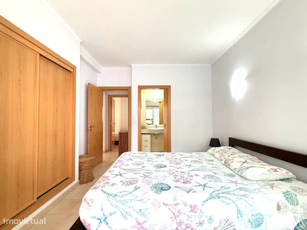 T3 com Terraço de 32 m², Garagem Dupla e Piscina a 300 m da Praia -...-8