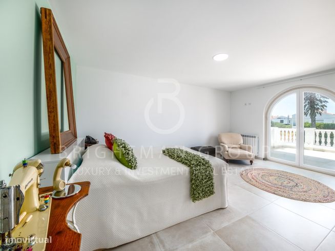 Moradia T4 + 1 com jardim e piscina, em Bicesse, Cascais-32