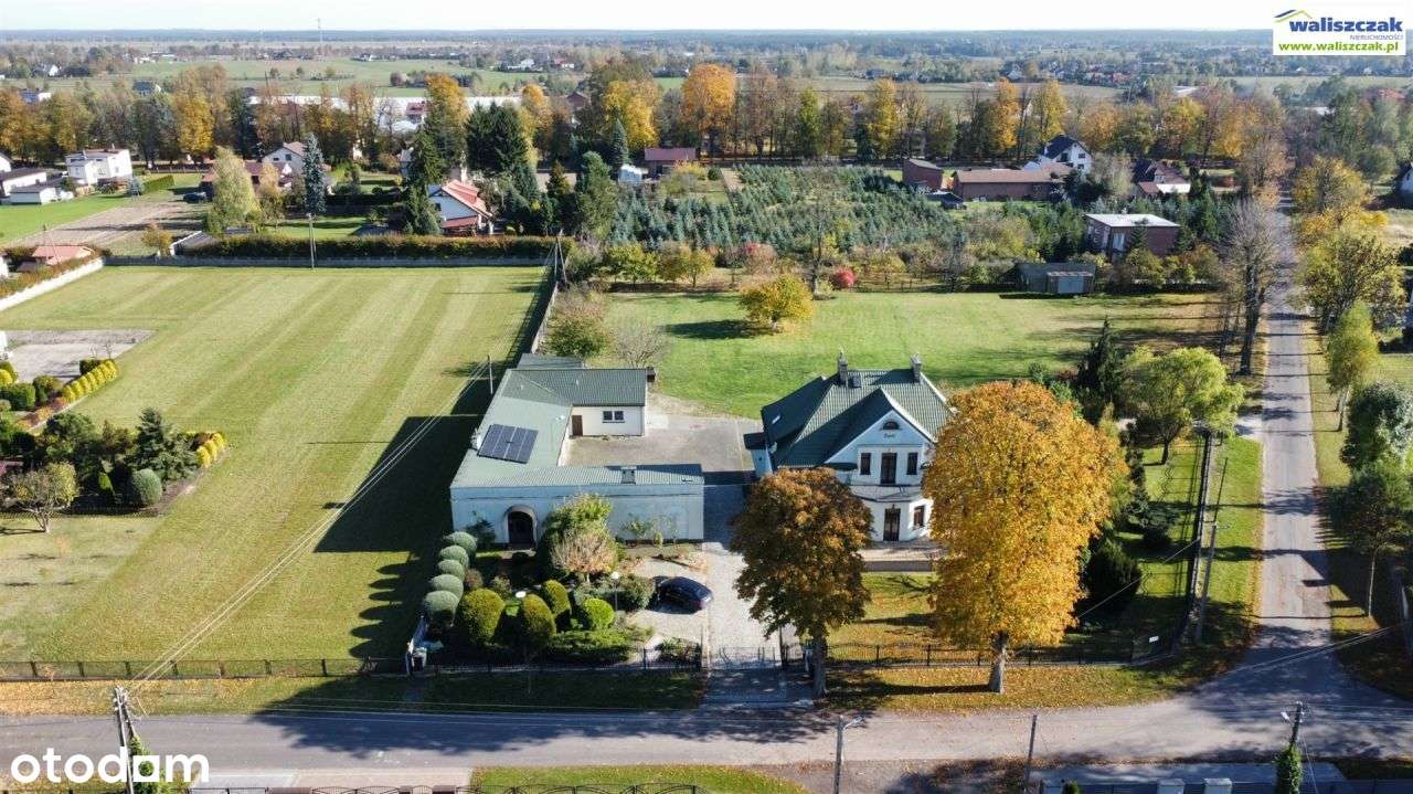 Dom, 300 m², Poniatów-5