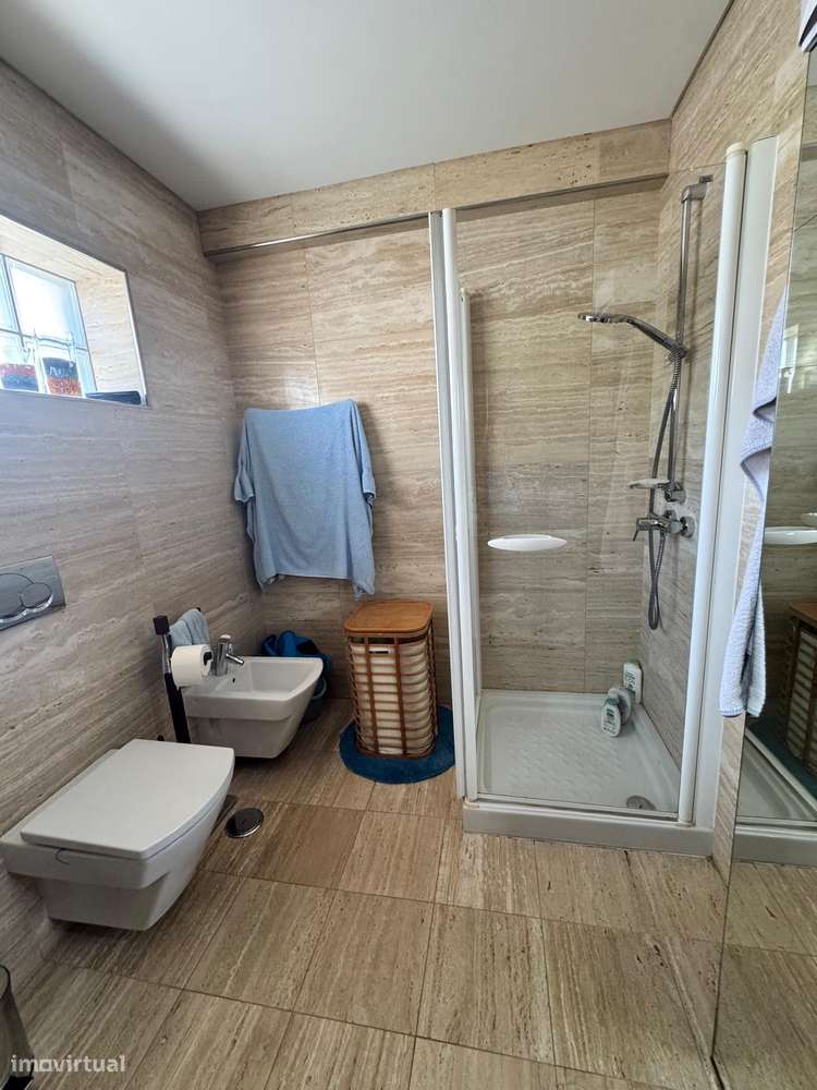 Apartamento duplex T4 com 3  garagens-22
